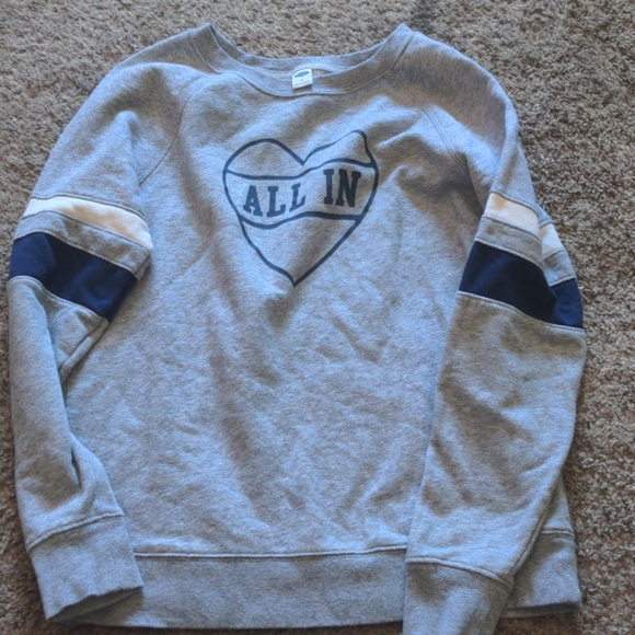 Old Navy Tops - Old Navy sweater